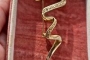 Vintage Gold Toned Brooch