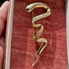 Vintage Gold Toned Brooch