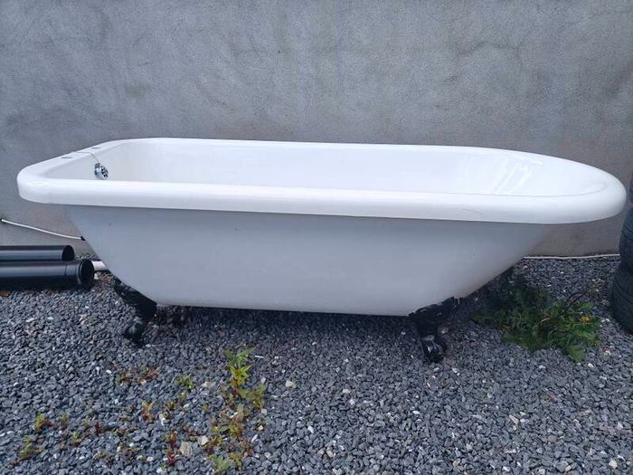Bathtub