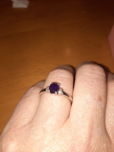 9C White Gold Diamond & Amythest Ring