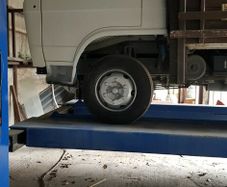 4 post 10 ton truck lift