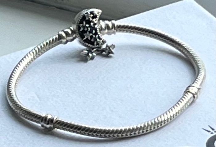 Pandora Moments Sparkling Moon clasp snake