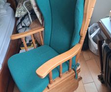 Rocking/glider nursing chair
