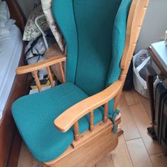 Rocking/glider nursing chair