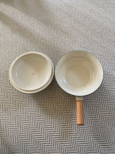 vintage Bloomingville "Carla" collection ceramic serving bowl/saucepan with a rubberwood handle