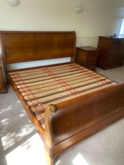 King size sleigh bed and 2 side cabinets