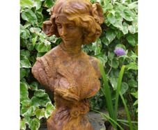 Rusty Bust D2770