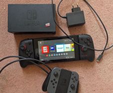 Nintendo Switch V2 Custom Firmware (CFW) + Hori Split Pad Pro + Dock & Accessories
