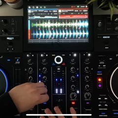 Denon Prime 4+ DJ Controller + Decksaver