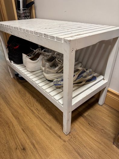 White wooden shoe rack / storage bench available for free.