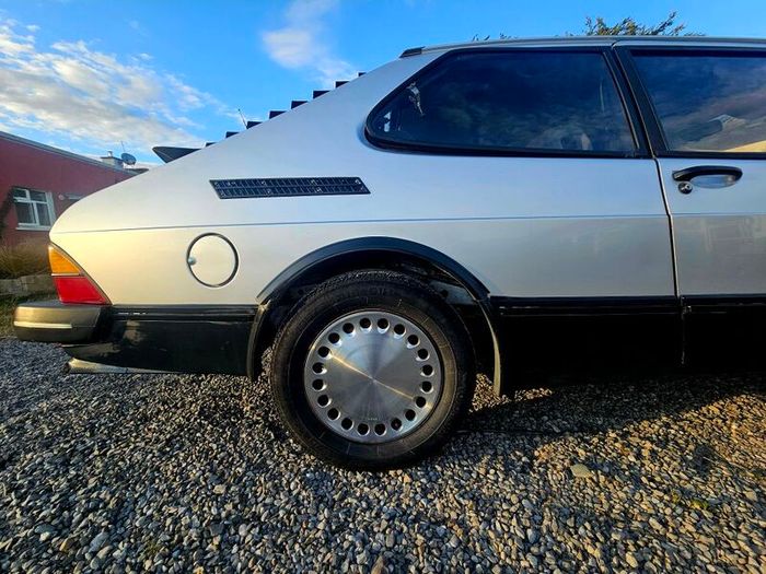 1986 Saab 900i 8v Flat-Nose (Unique Diplomatic Restoration)