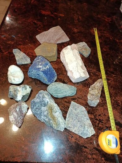 Large mineral specimen lot