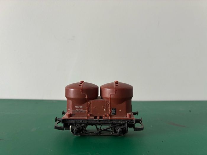 Dapol c043 twin silo cement wagon