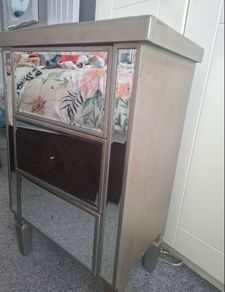 2x Mirrored Night Stands