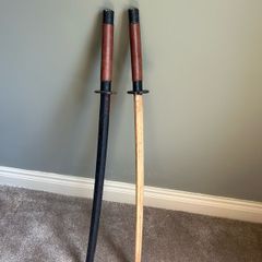 bokken x2 - Wooden training swords
