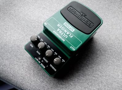 Behringer UF100 Ultra Flanger