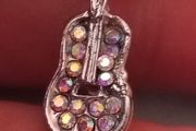 beautiful Waterstones guitar brooch