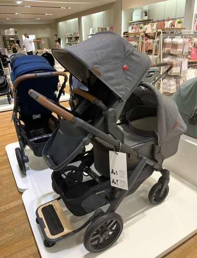 Uppababy V2 Greyson full buggy/ pram set. Also Cybex car seat & isofix