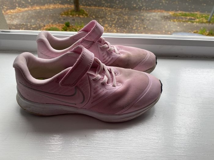 girls pink Nike