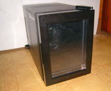 mini drinks fridge