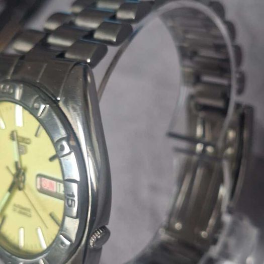 Vintage Seiko 5 Automatic 21 Jewels Mens Watch