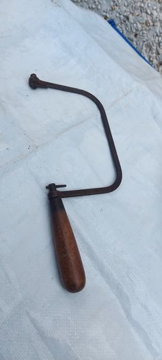 Vintage coping saw,,used condition, see pictures for condition, buyer collects or pays postage thank you sold as is,