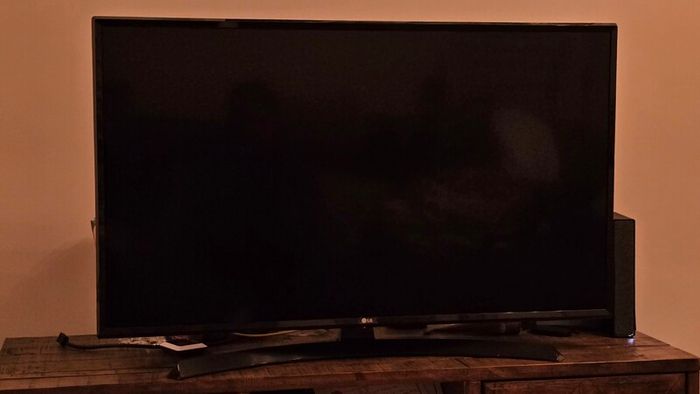 Lg 43" 4k Ultra Hd Smart Tv (model: 43uj634v)