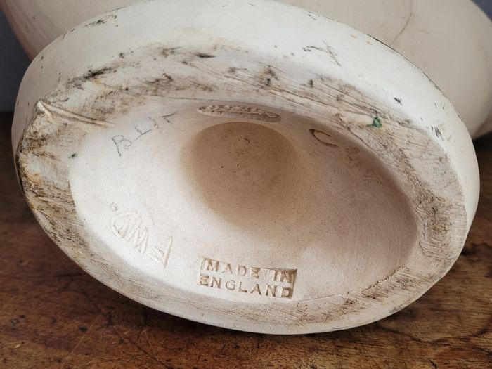Constance Spry Fulham pottery lotus leaf vase