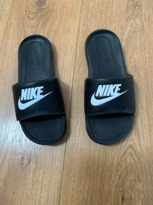 Nike Slides Size 4