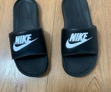 Nike Slides Size 4