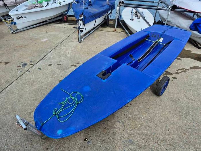 sailing dinghy