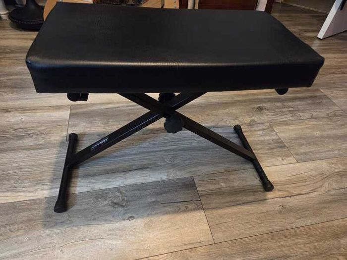 Piano stool and keyboard stand
