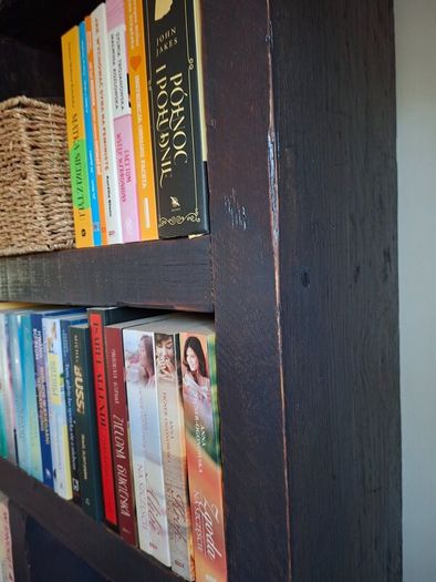 Solid wood bookshelf