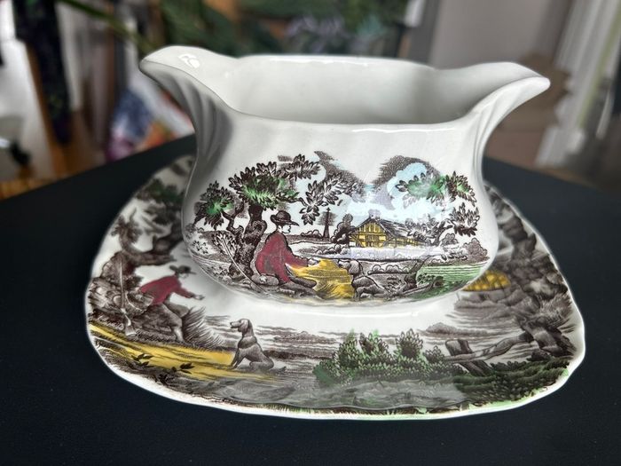 Myott The Hunter Gravy Boat