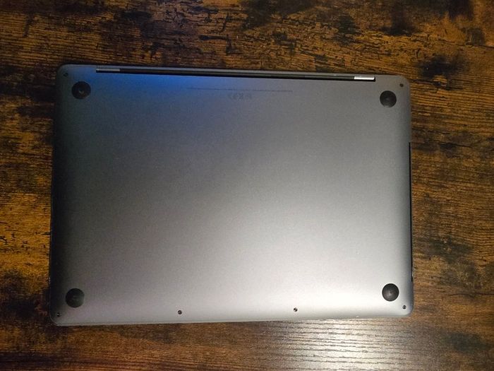 Macbook Pro 13.3" 2020 | 16gb | 2.0ghz I5 | 512gb Ssd