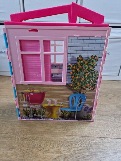 Barbie Fold and Go House
