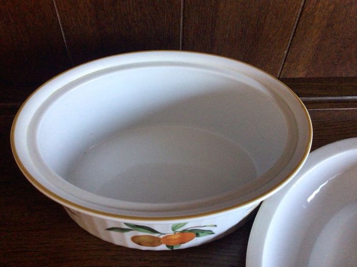 Royal Worcester Evesham pattern Large oven to Tableware lidded serving dish