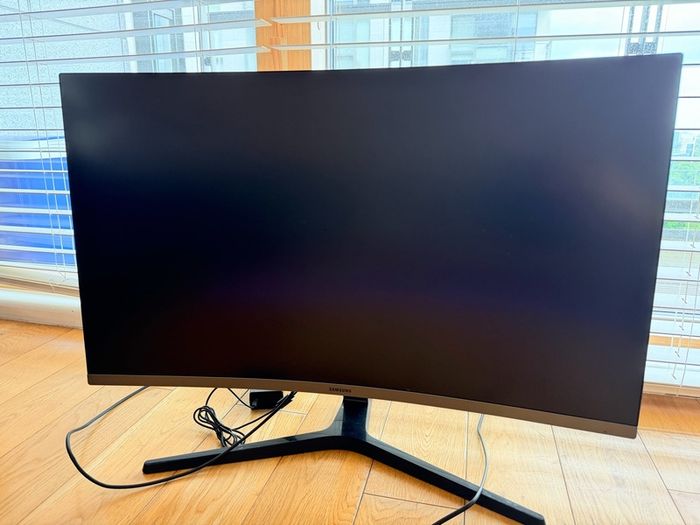 Samsung 32" Curved Monitor