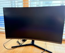 Samsung 32" Curved Monitor