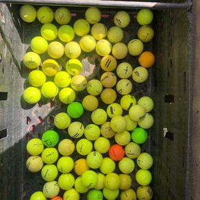 50 used mixed brand coloured practice grade golf balls