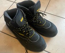 safety boots 48 size near to new