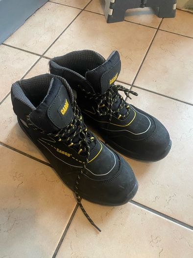 safety boots 48 size near to new