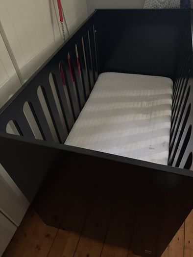 baby cot