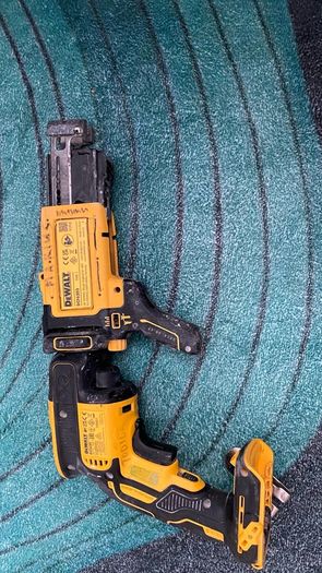 Dewalt Tools , Circular Saw, Grinder , Screwgun . 2 battery 5ah power stack