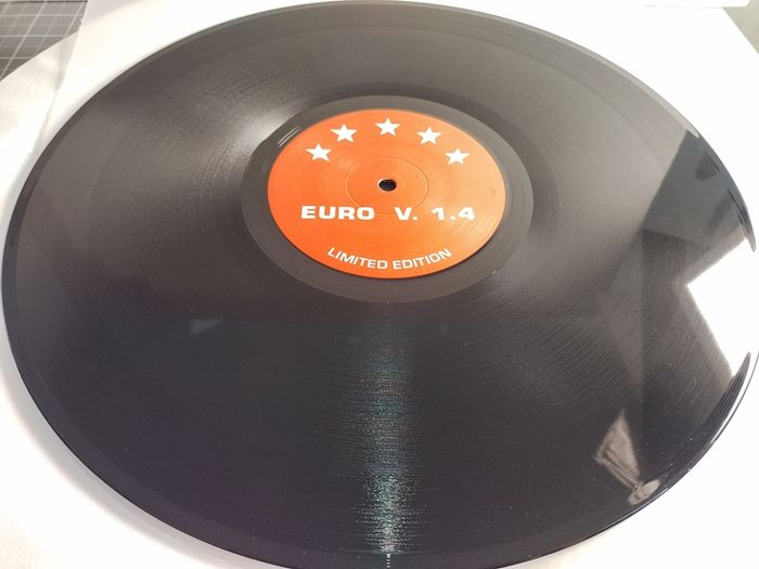 Bond - Fantasia - Euro Records - Seriously UNDER-RATED Cosmic Baby cover, Late 90s Trance GEM Banger!! Unplayed - MINT!