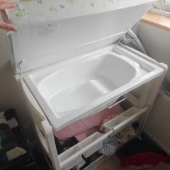 Baby Changing Unit with Bath