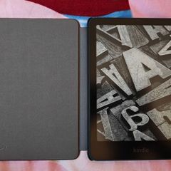 Amazon Kindle Paperwhite Gen 12 Signature Edition + Official Case