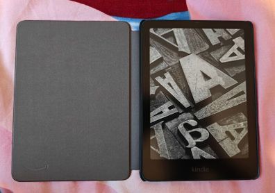 Amazon Kindle Paperwhite Gen 12 Signature Edition + Official Case