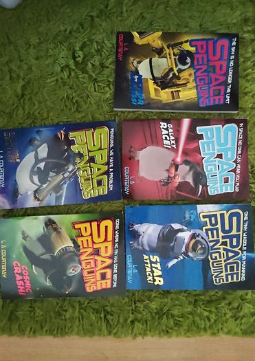 5x Space Penguins