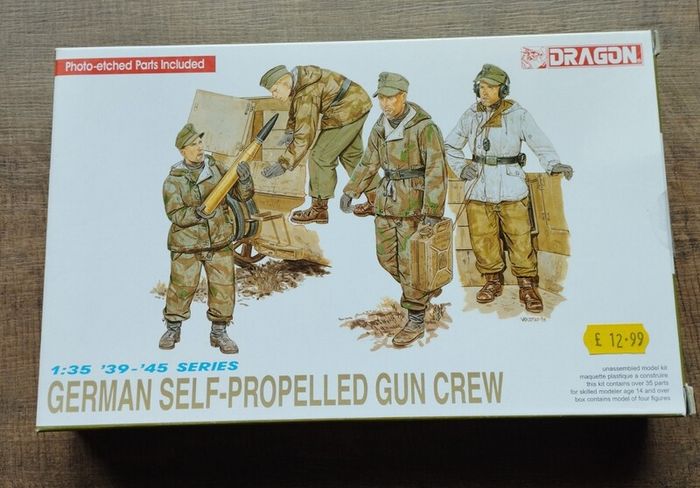 German Self Propelled Gun Crew
